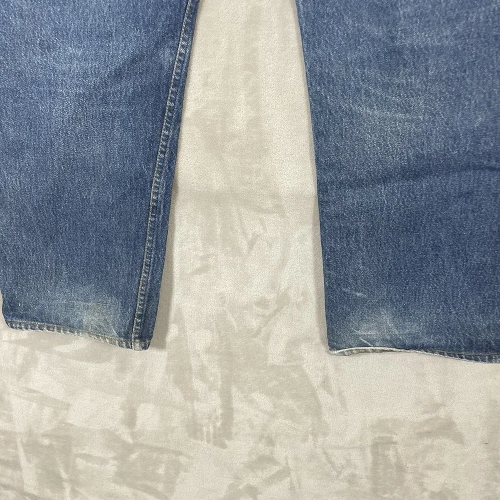 Levis item good